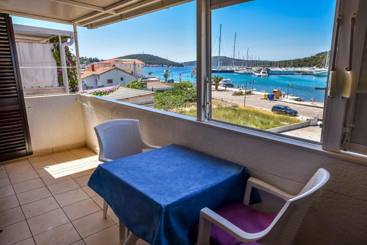 Apartments Sime Рогозница Екстериор снимка