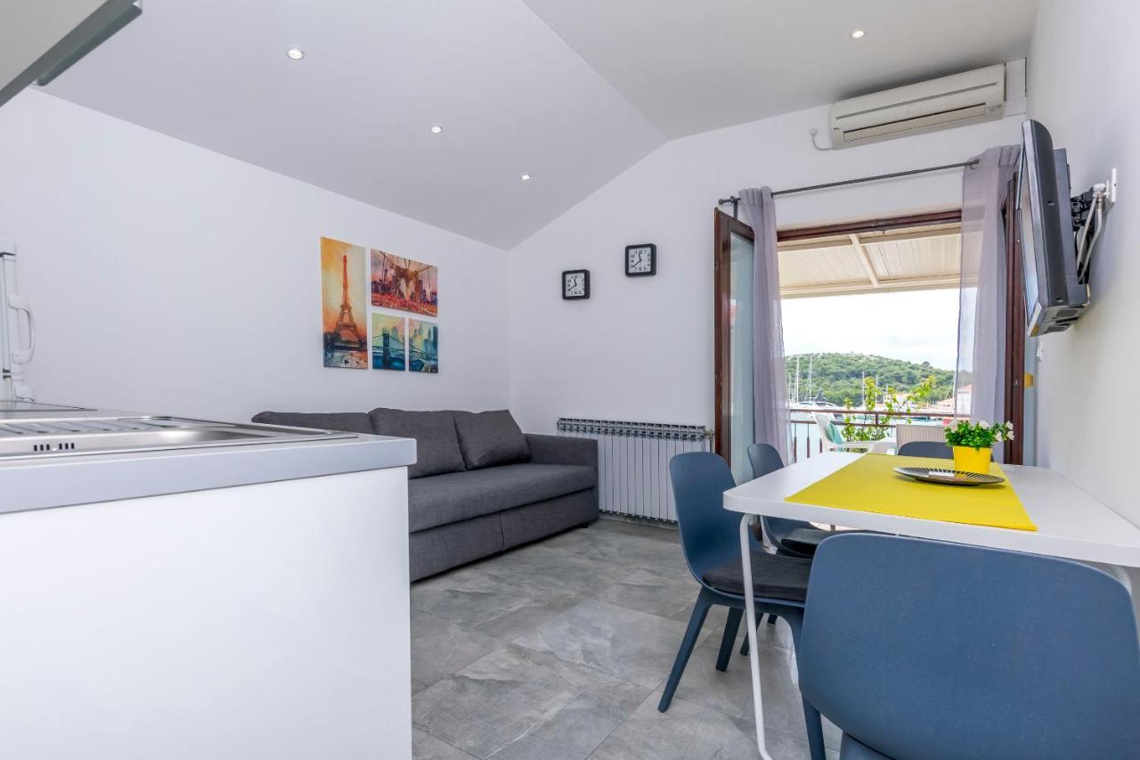 Apartments Sime Рогозница Екстериор снимка