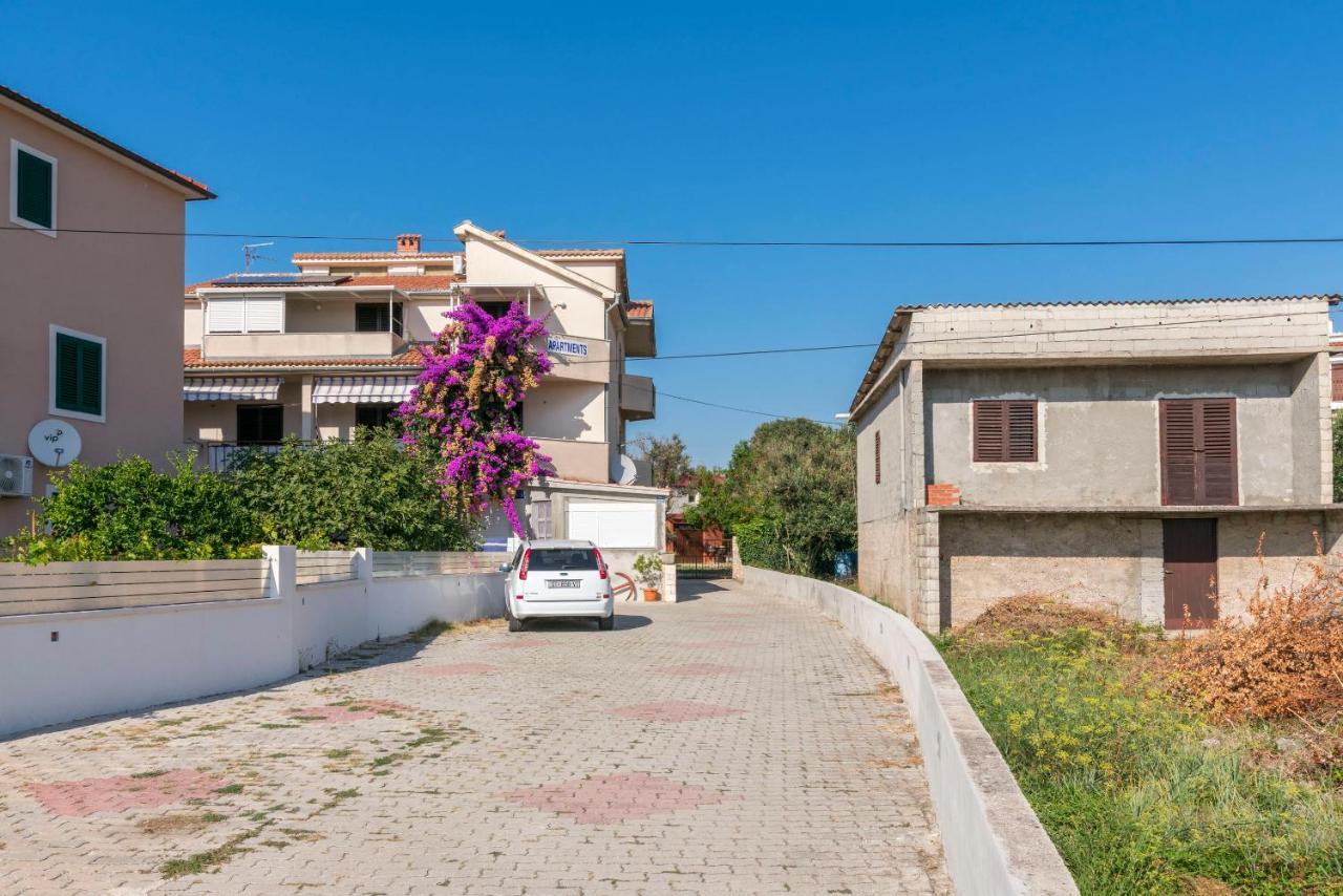 Apartments Sime Рогозница Екстериор снимка