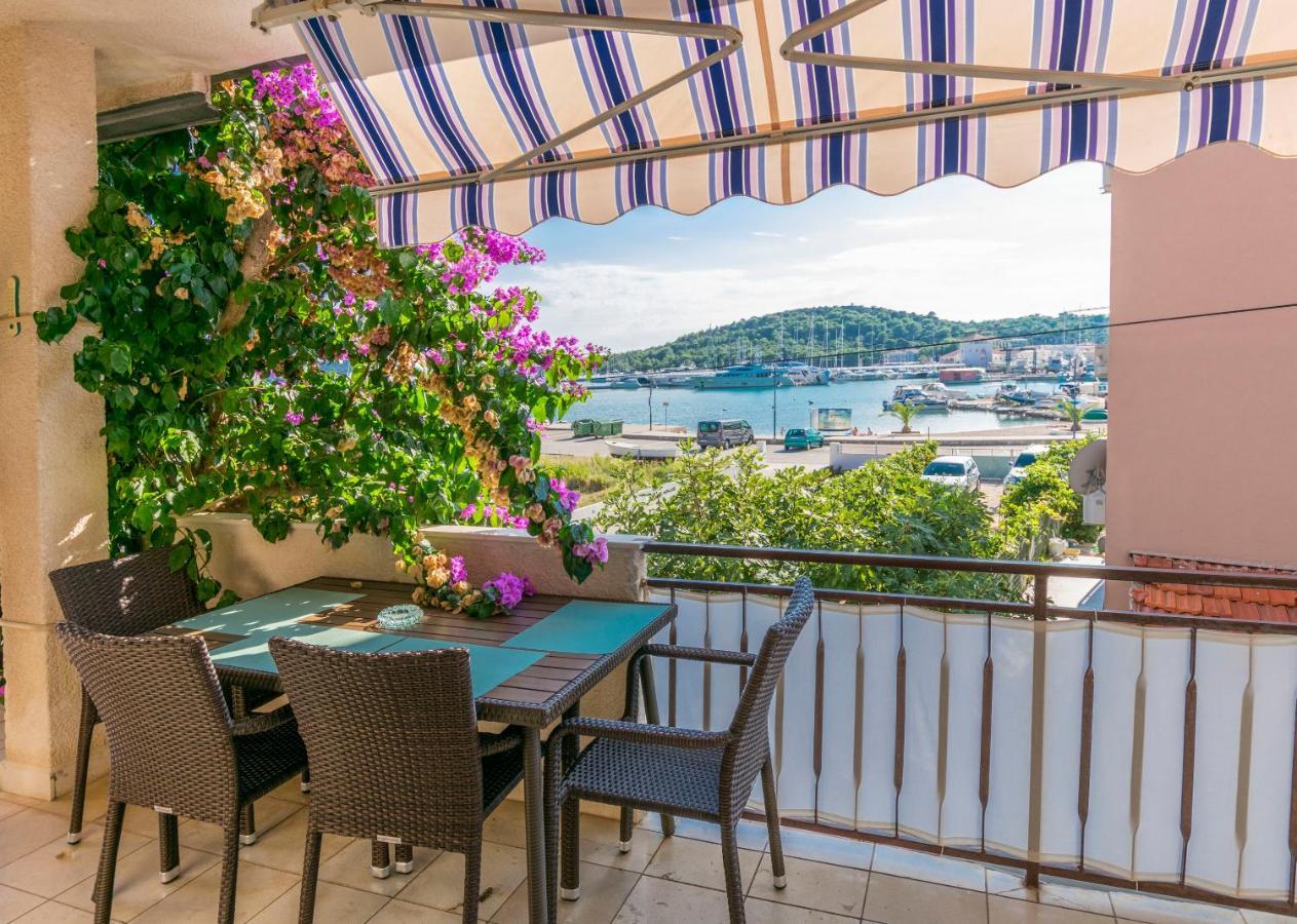 Apartments Sime Рогозница Екстериор снимка