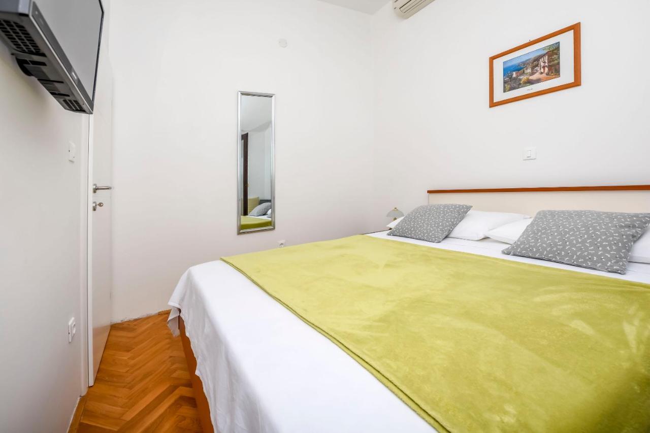 Apartments Sime Рогозница Екстериор снимка