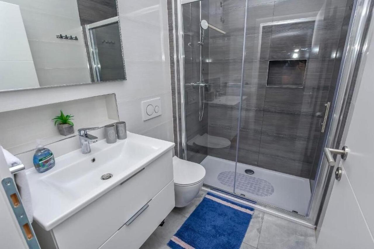 Apartments Sime Рогозница Екстериор снимка