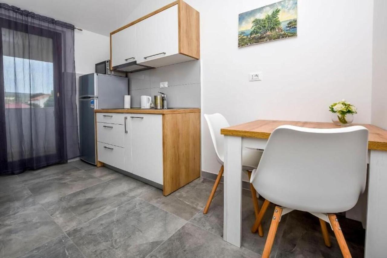 Apartments Sime Рогозница Екстериор снимка