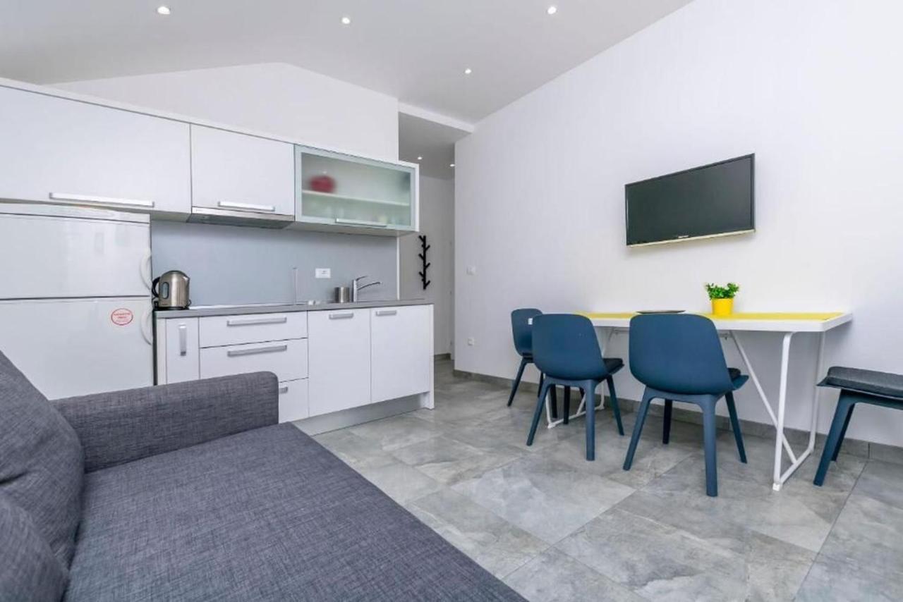 Apartments Sime Рогозница Екстериор снимка