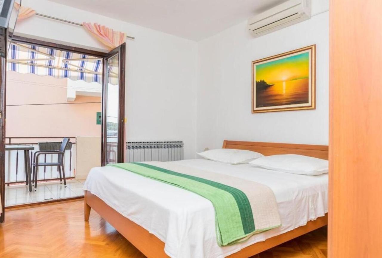 Apartments Sime Рогозница Екстериор снимка