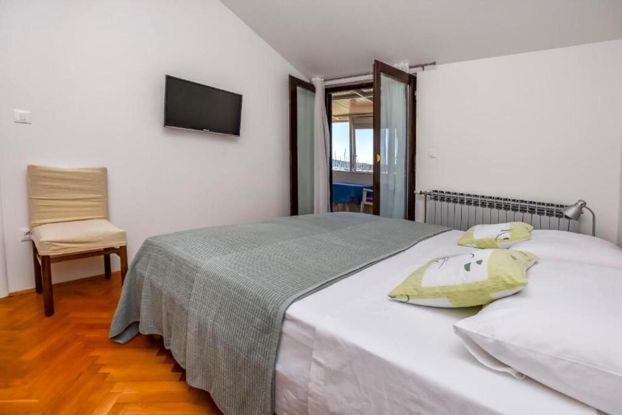 Apartments Sime Рогозница Екстериор снимка