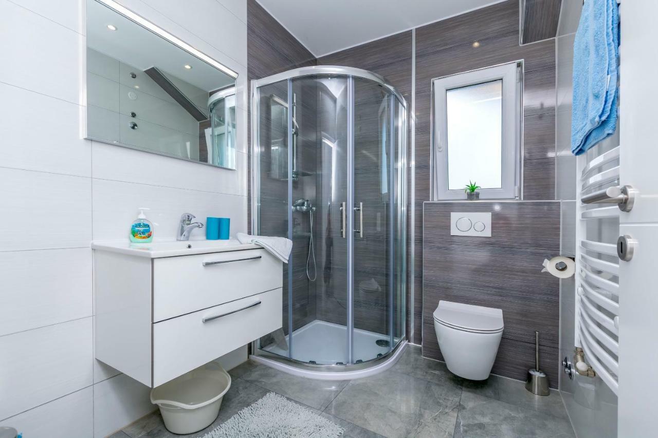 Apartments Sime Рогозница Екстериор снимка